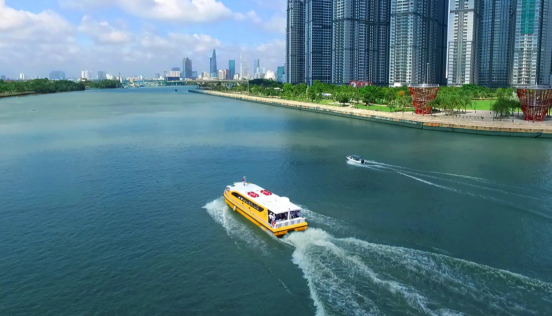 Tuyến buýt sông ở TP HCM